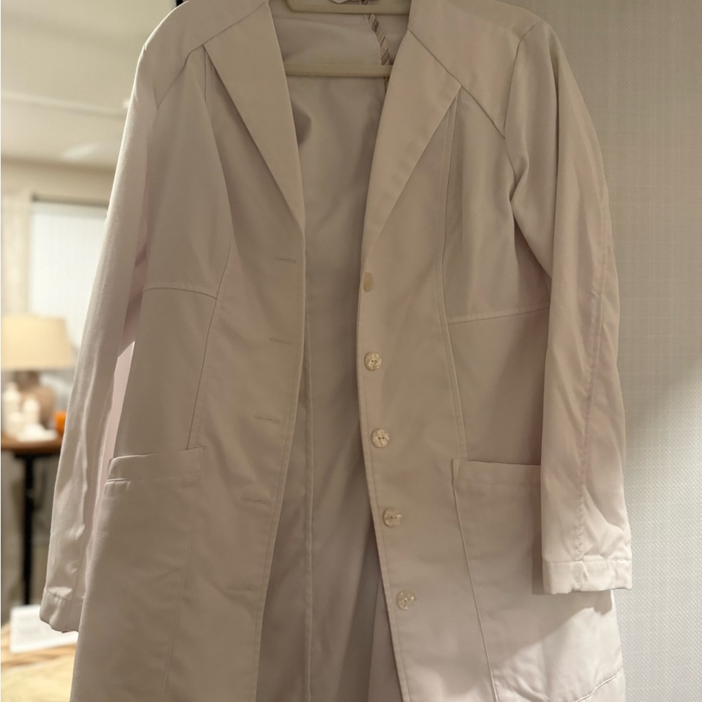 Elegant Cream Women's Suit Jacket